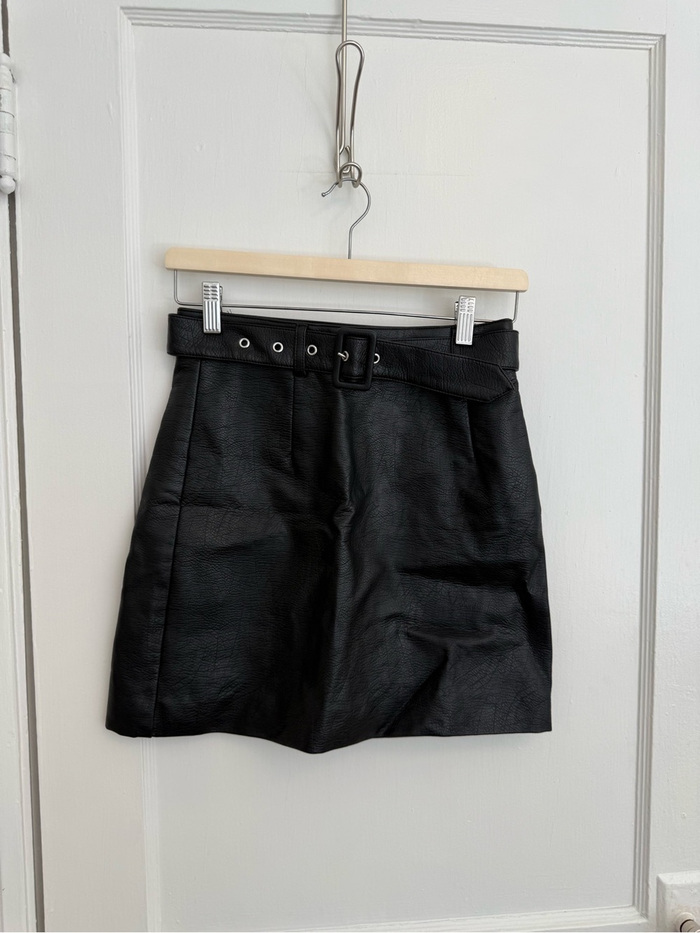 H&M Black Faux Vegan Leather Belted Mini Skirt size 4